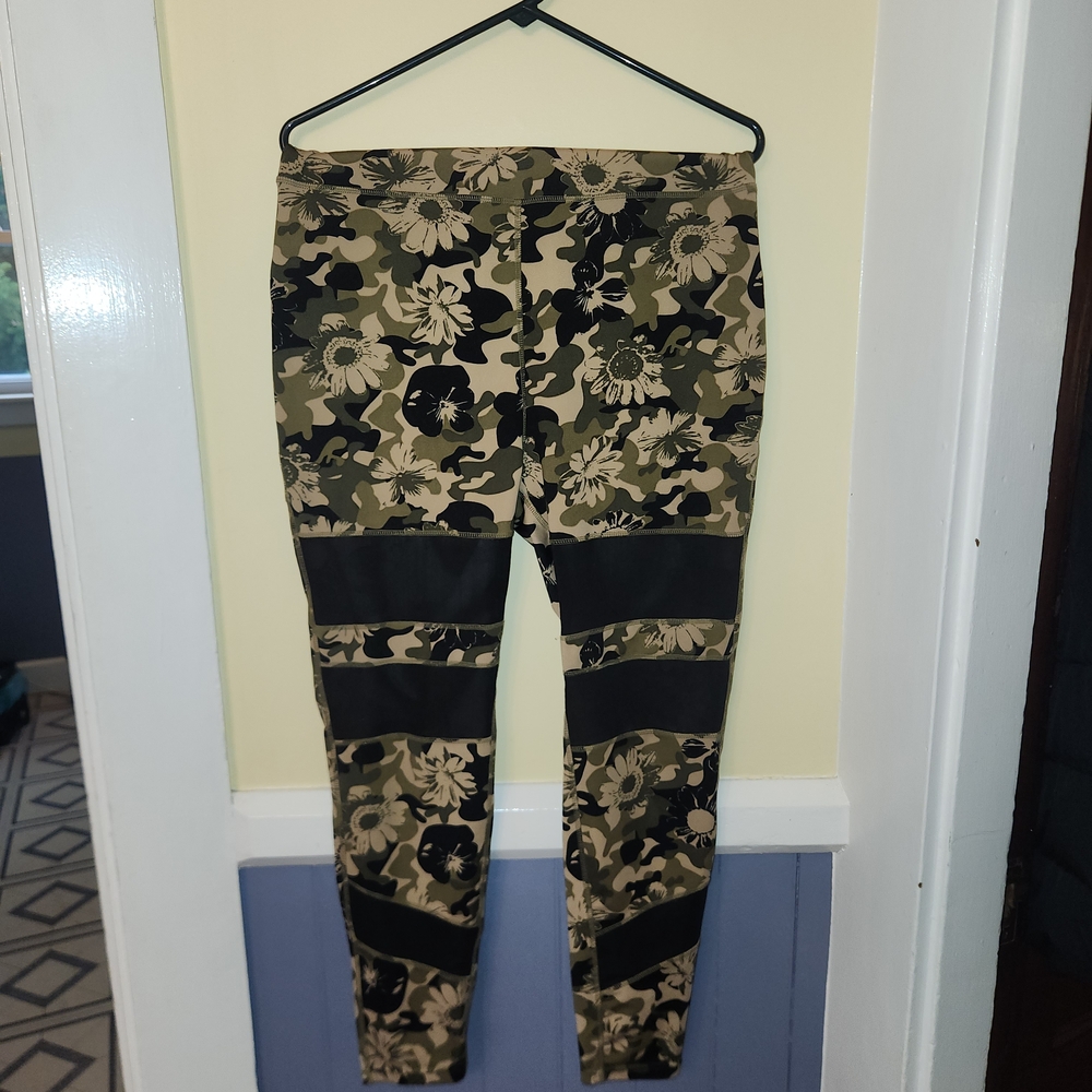 POP Fit Olive and Black Floral Leggings With Mesh Size 2XL